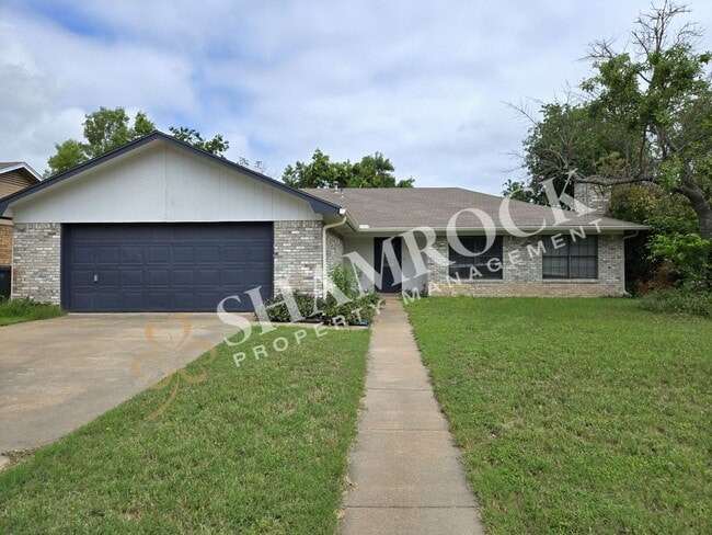 Building Photo - 3/2 Arrowhead Estates Home