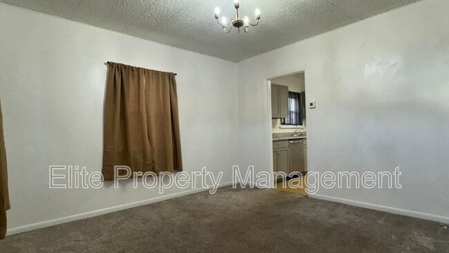 Photo - 910 E Mesa Ave House