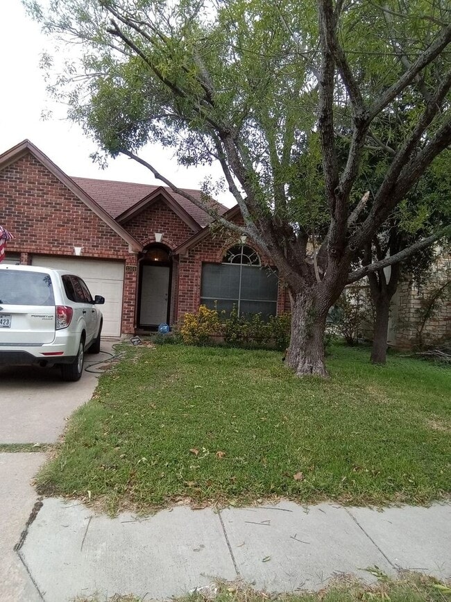 Building Photo - 1304 Garden Path Dr Rental