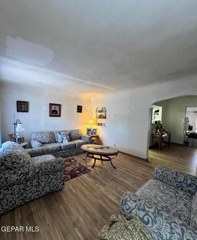 Photo - 3713 Frankfort Ave