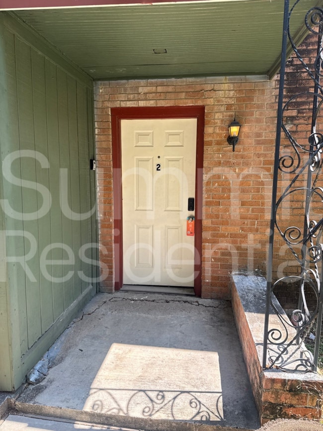 Photo - 4445 Bell St