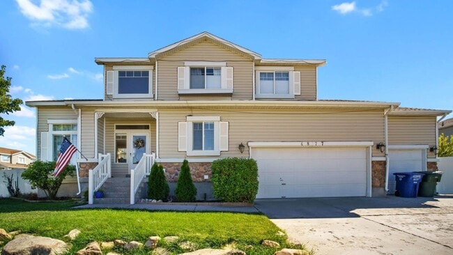 Building Photo - Gorgeous 3-Bed 2.5-Bath Home: w/ Tenant Oc...
