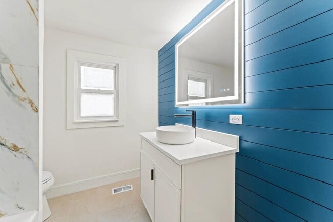 Photo - 18241 Ridgewood Ave