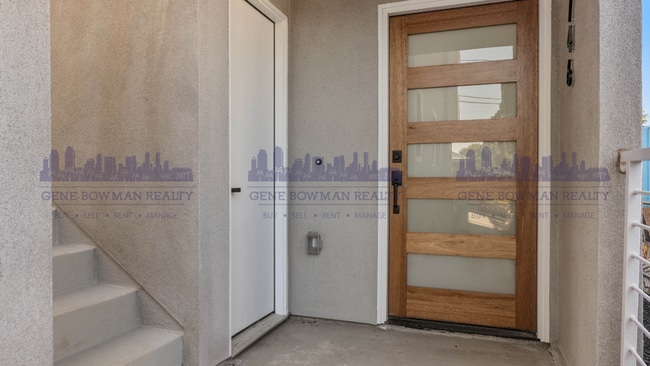 Photo - 6742-48 Waterman Ct