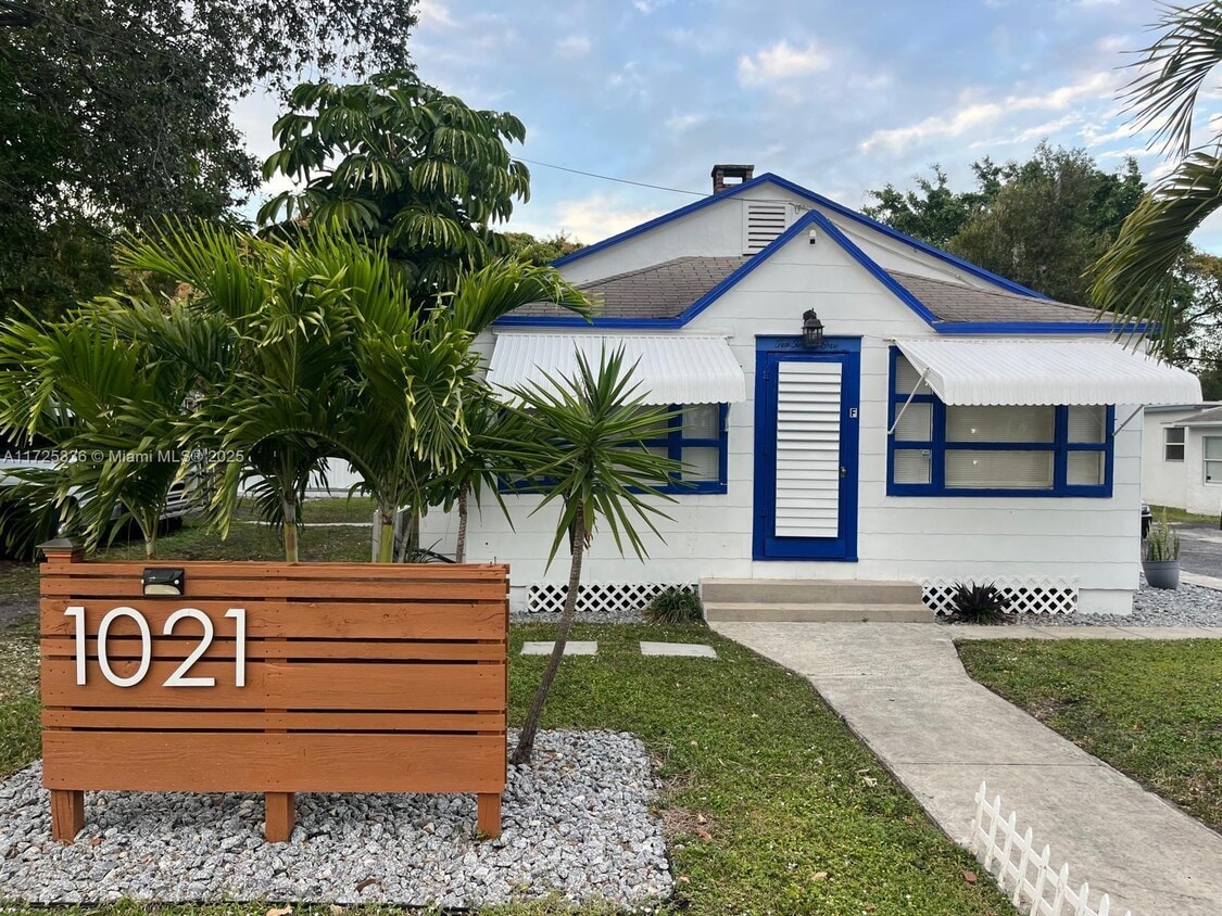 Photo - 1021 NE 33rd St (Oakland Park, FL)