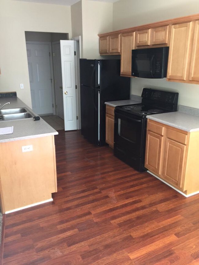 689 Royal Sunset Dr Townhome Townhome Rental in ster NY