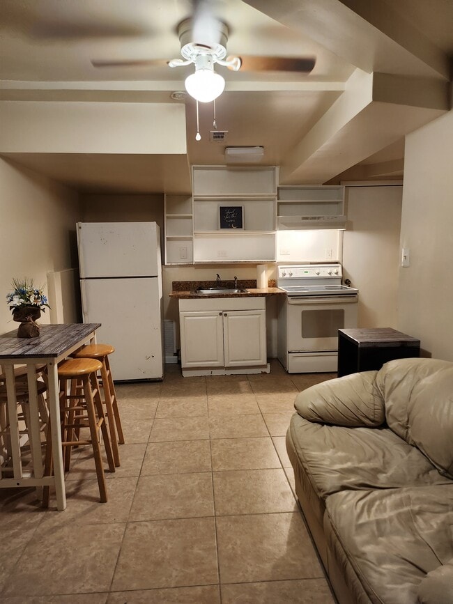 Kitchen - 7757 Frederick Ct