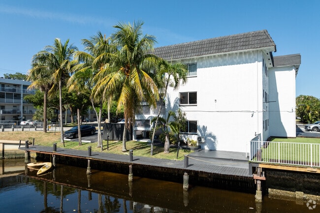1400 NE 56th St - Dixie Realty LLC