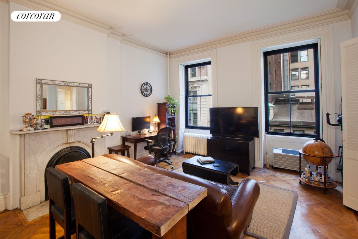 Photo - 109 E 19th St Apartamento