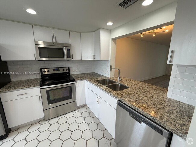 Building Photo - 441 NE 195th St Unit 403 Rental