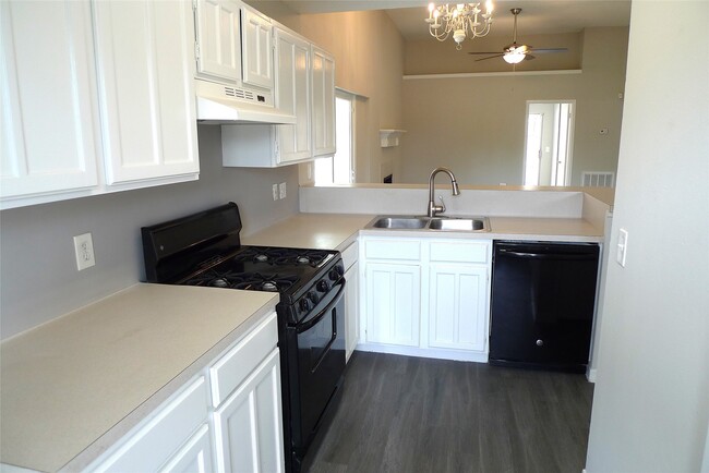 Photo - 5530 Santrey Dr