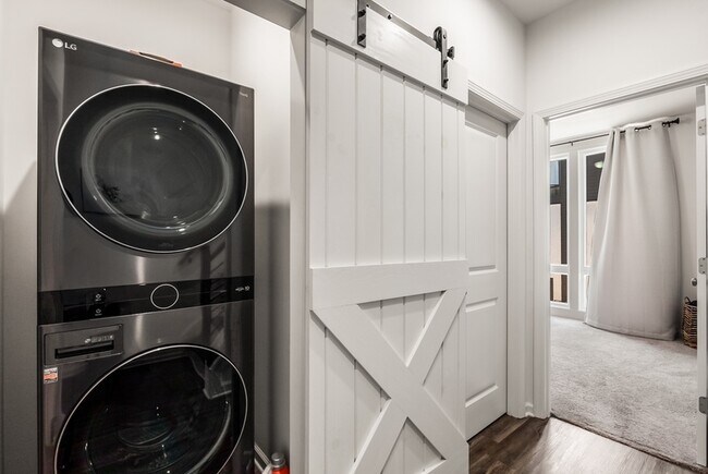 Photo - 449 Parkway Dr NE