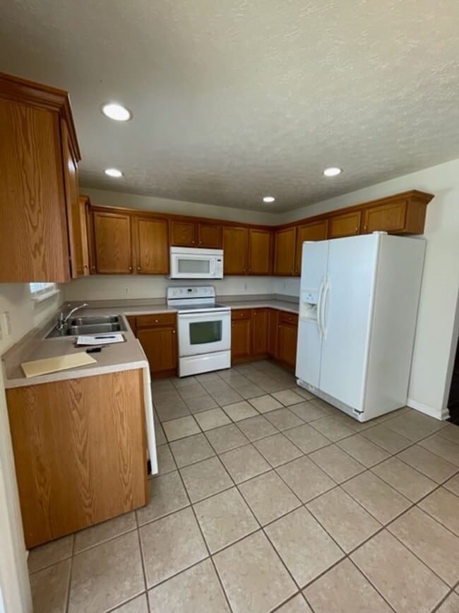 Photo - 216 Applewood Ln