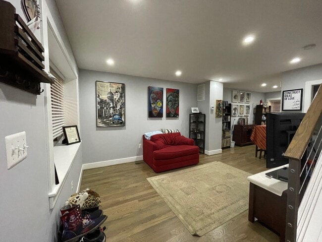 Photo - 1323 Dexter Terrace SE