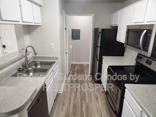 Photo - 5540 Devonbriar Way Unit 208