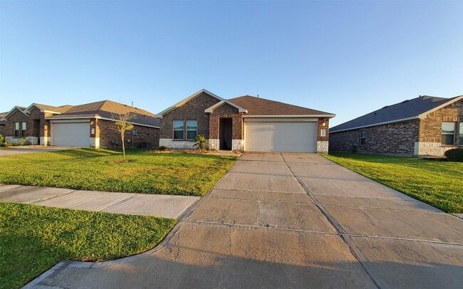 Photo - 22619 Castello Lakes Dr