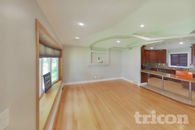 Photo - 1421 Redwood Dr