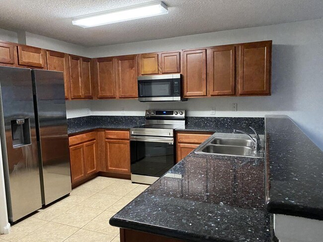 Photo - 925 Imperial Lake Rd