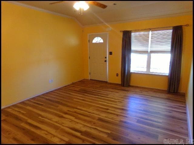 Photo - 909 Yarrow Dr