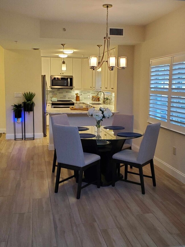 Dining area - 4430 Botanical Place Cir Unit 101