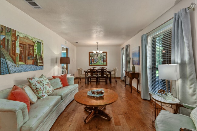 7300 Augusta Cir