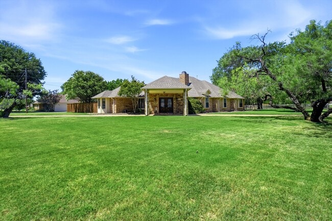 Photo - 2412 Emerald Cir