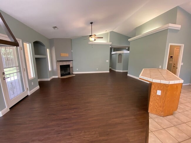 Photo - 2643 W Oakridge Ave