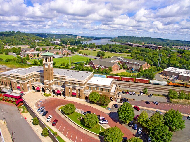 Photo - 101 S Victory St