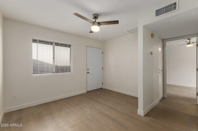 Photo - 936 W Rio Salado Pkwy Unit 4