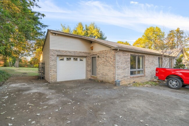 6501 Beaver Ridge Rd