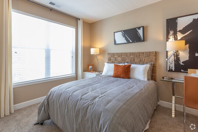 2BR, 2BA - 1,012 SF