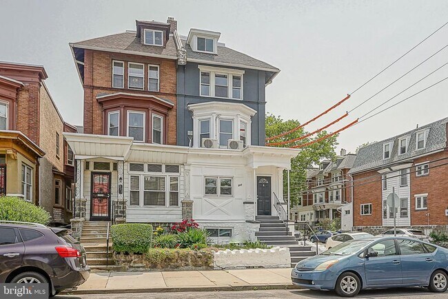 Building Photo - 323 S 51st St Rental