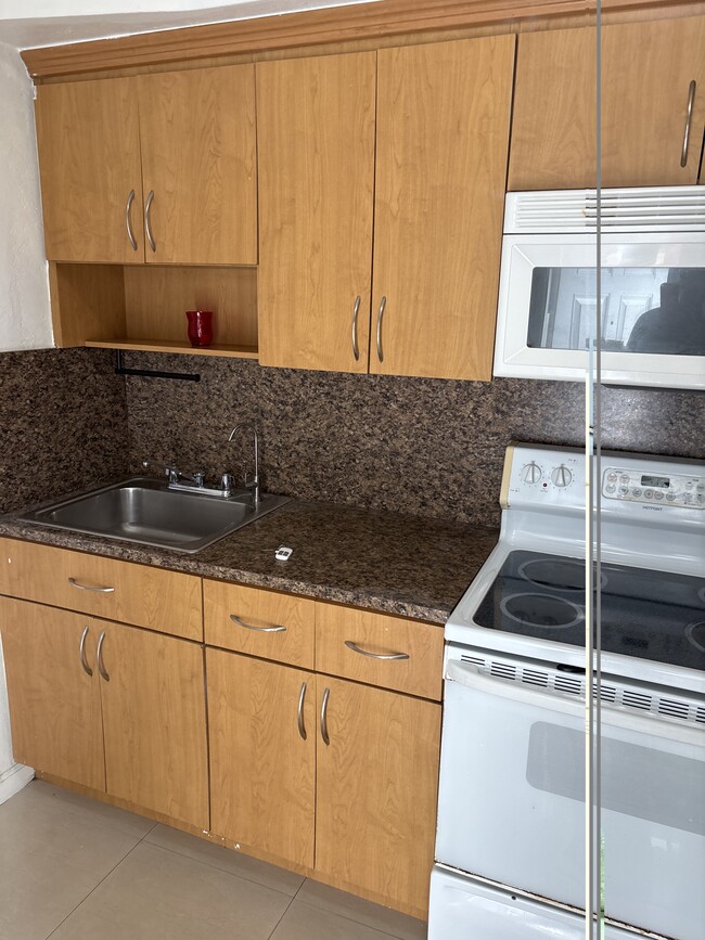 Building Photo - 360 NW 58th Ave Unit In Law Qtr
