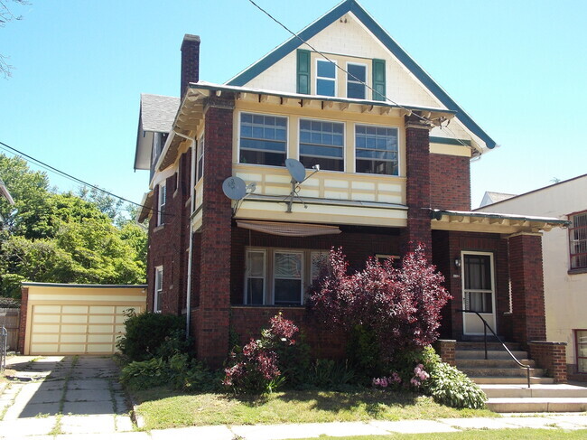 Building Photo - 819 Cherry St Unit 819 Cherry St. Rental