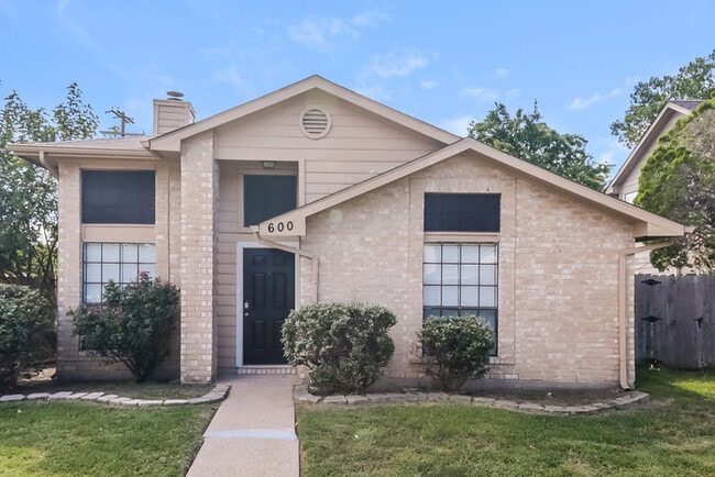 Building Photo - 600 Rancho Dr Rental