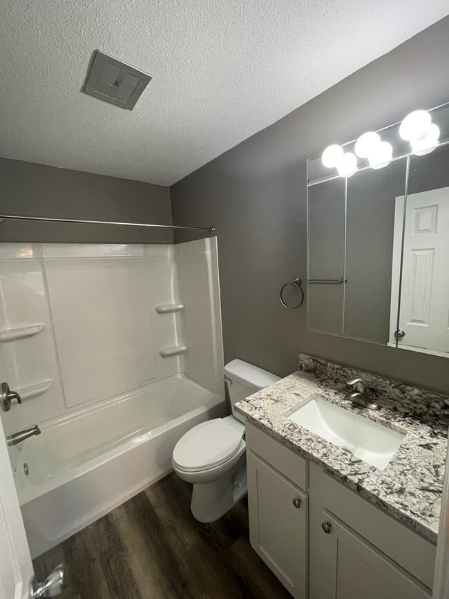 2x1 Remodeled Bathroom - Centennial & Heritage Apartments