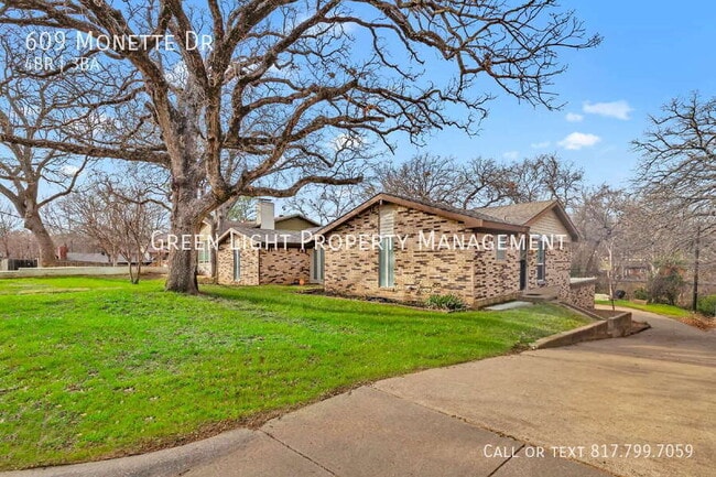 Photo - 609 Monette Dr