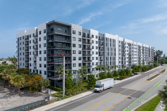 Photo - Oasis Pointe