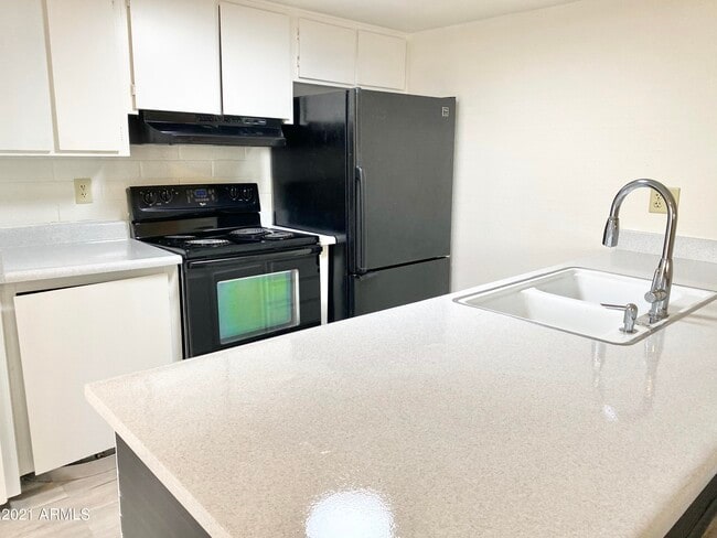 Photo - 8529 E Portland St