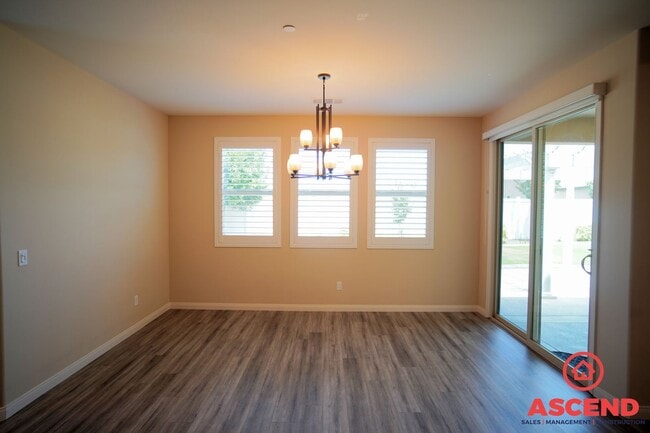 Photo - Glamorous Home in Seven Oaks Gated Community!