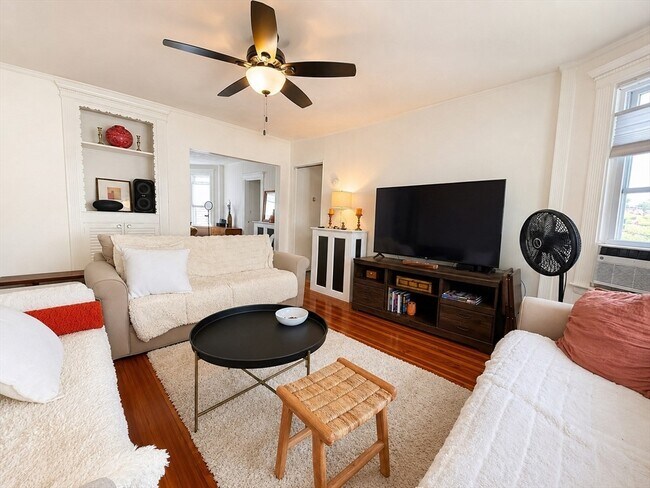 Building Photo - 88 Revere Beach Pkwy Unit 2