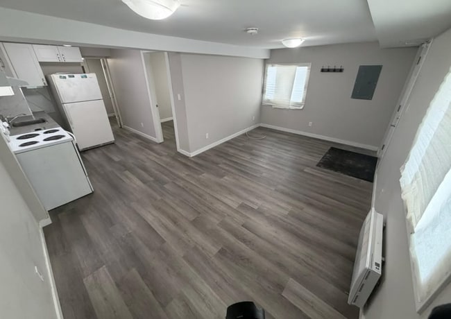 Building Photo - 142 Brock St Unit 1