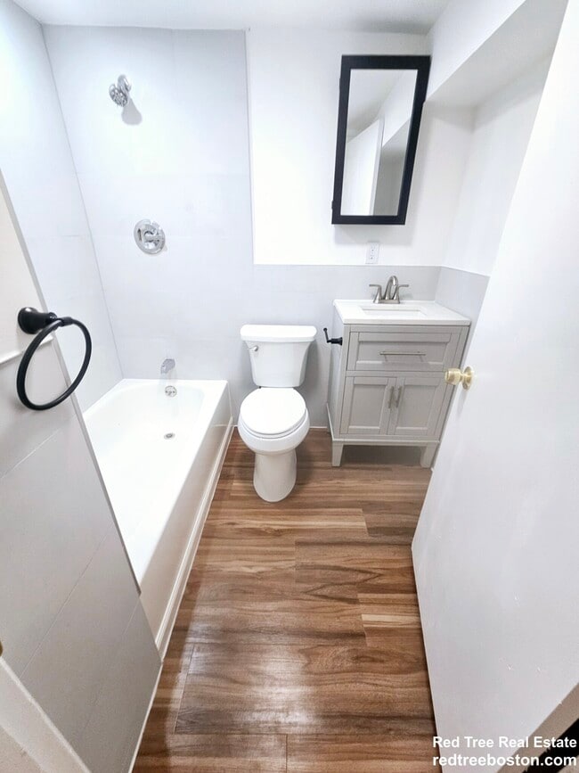 Photo - 684 Parker St Unidad 1