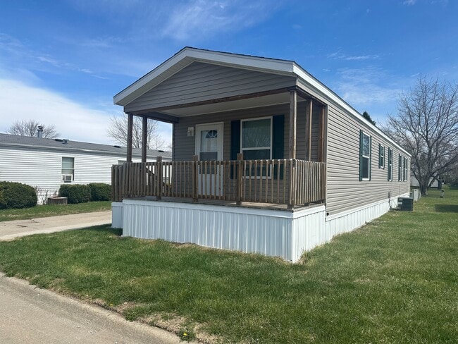 Photo - 1961 Four Seasons Dr