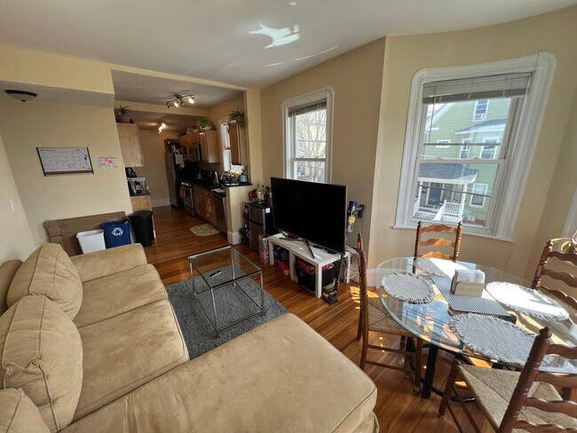 48 Lowell St Unit 2