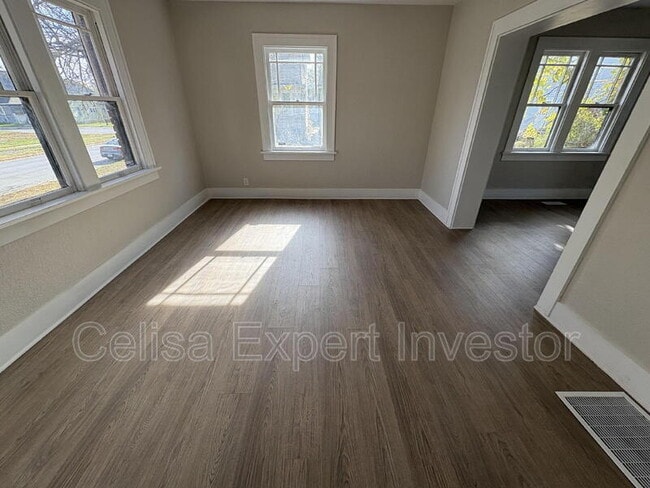 Photo - 2602 Warsaw St