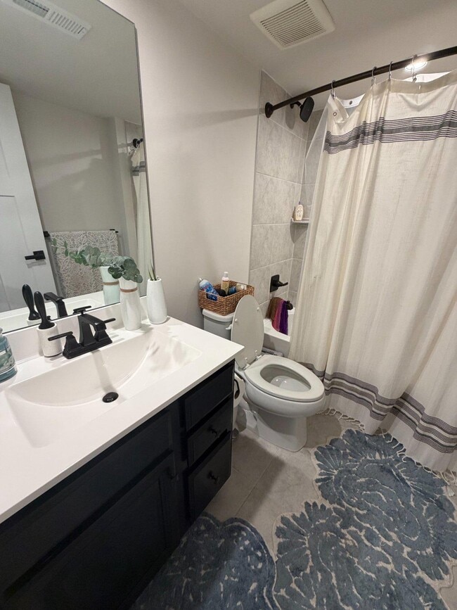 Photo - 6029 Goshawk St