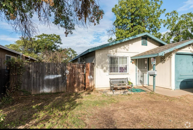 Building Photo - 3841 Haywood St Rental