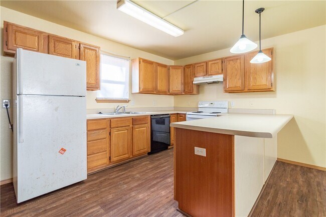 Photo - 190 Meadow Ct