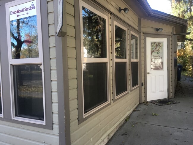 Photo - 103 S 8th Ave